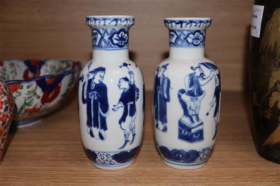 A pair of 19th century Chinese blue and white small vases, height 15cm